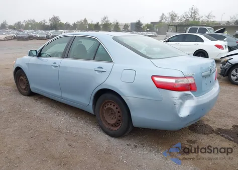 2007 Toyota Camry Le z USA, uszkodzony, nr VIN 4T1BE46K97U618409